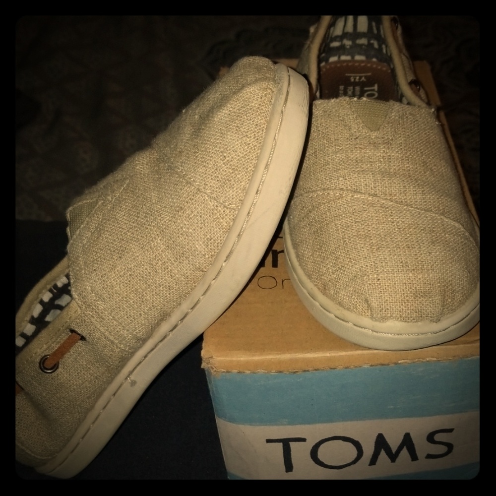 Tom's shoes